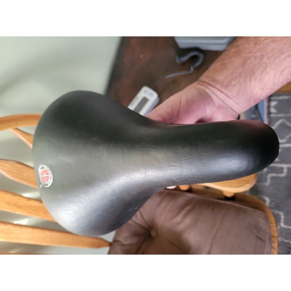 SCHWINN BIKE SEAT BLACK NEW OLD STOCK Wider